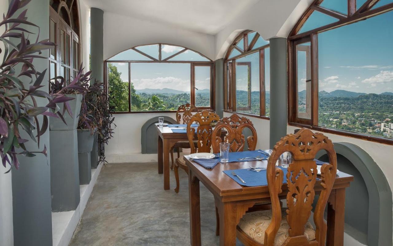 Hotel Ceylon Breeze Kandy Exterior foto