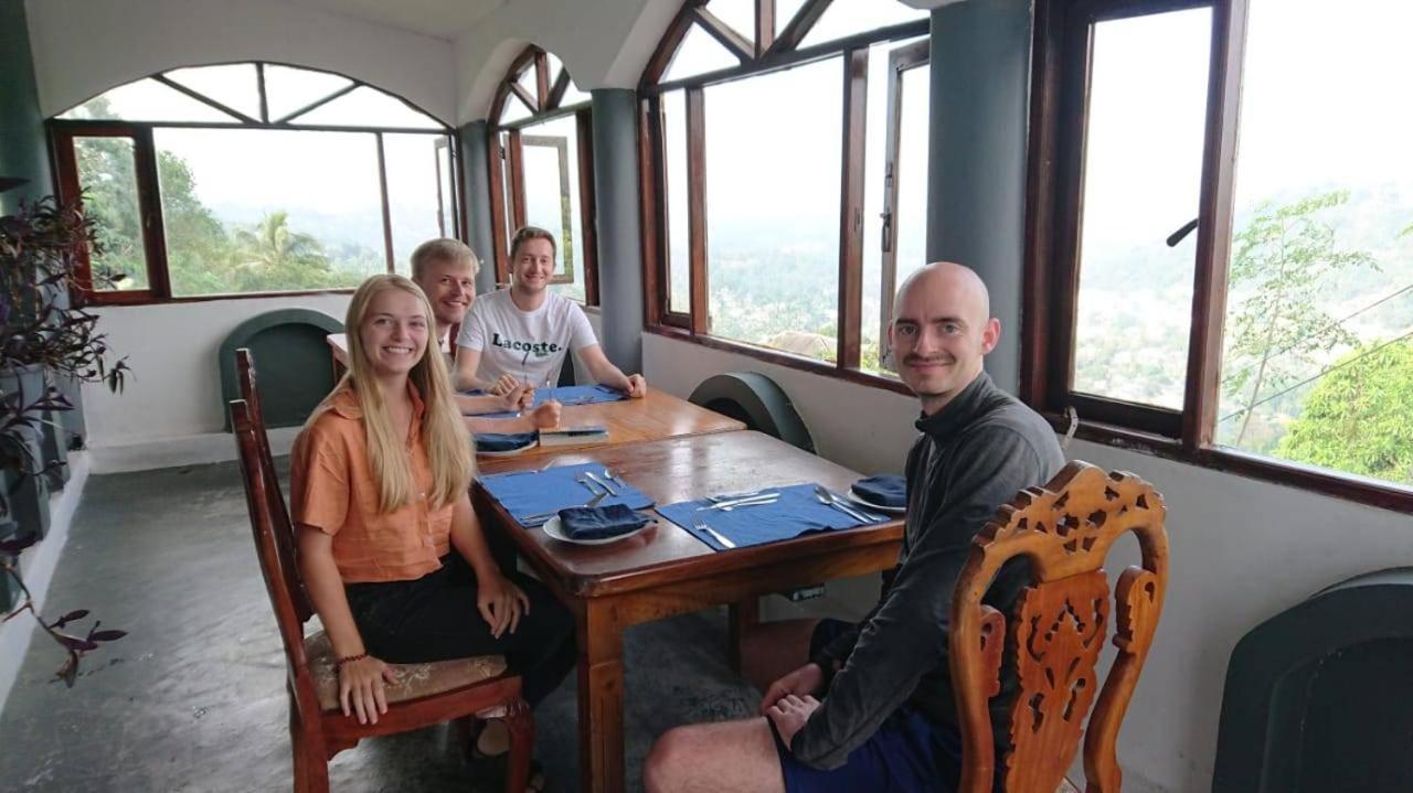 Hotel Ceylon Breeze Kandy Exterior foto